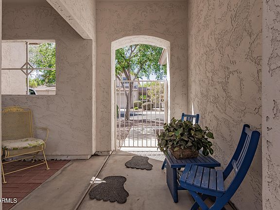 3rd image of 3864 W COMMONWEALTH Avenue