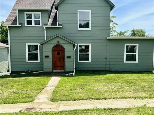 512 E 4th St, Maryville, MO 64468