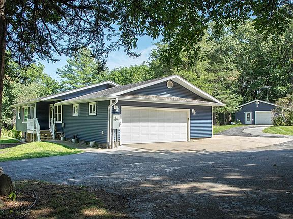 2nd image of 9703 Sylvan Dr