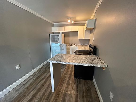 5th image of 222 E Nettleton Ave #9B