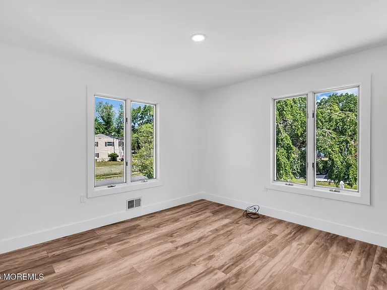 24 Woodlark Rd — Photo 17