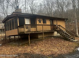 225 Canterbury Rd, Bushkill, PA 18324