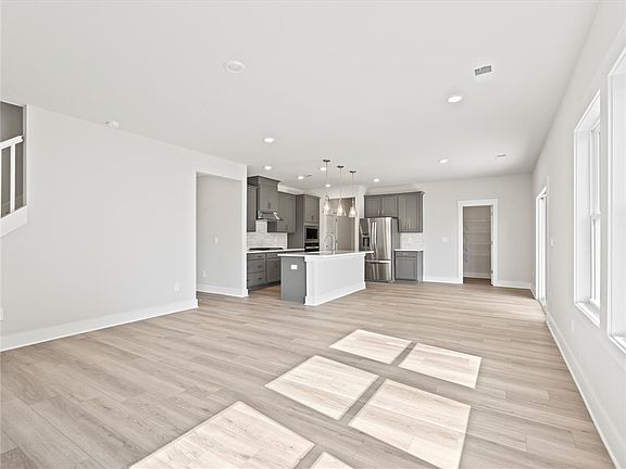 5th image of 135 Willoughby Way
