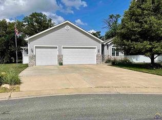 4520 SW Woods Dr, Topeka, KS 66610