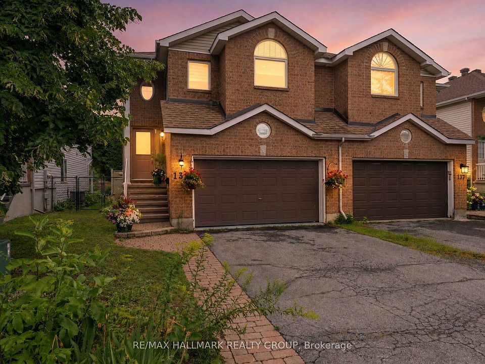 1st image of 139 Castle Glen Cres