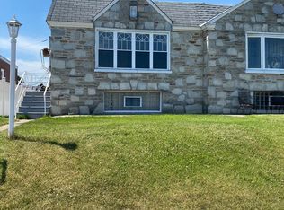 8808 Brocklehurst St, Philadelphia, PA 19152