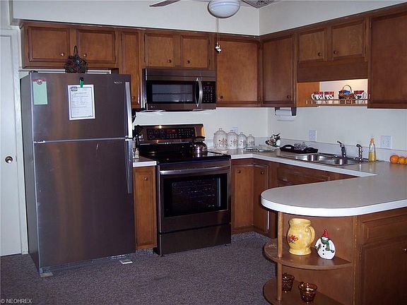 2nd image of 1861 Kenwood Dr
