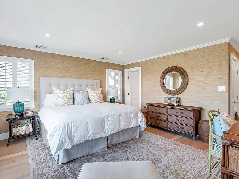 125 Dune Rd — Photo 31