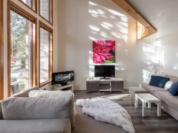 2136 NW Harriman St, Bend, OR 97703