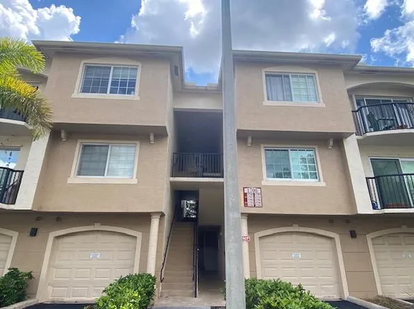 1700 Crestwood Ct, Royal Palm Beach, FL