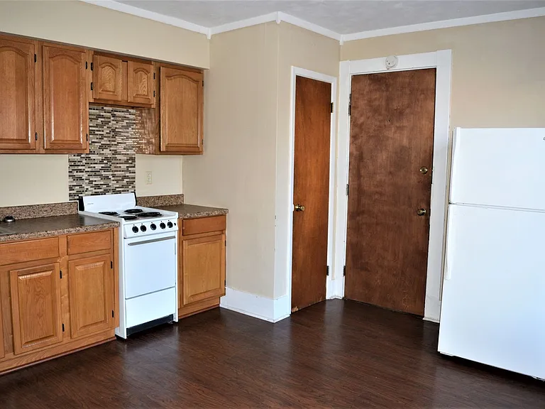 35 S Carpenter Ave — Photo 12