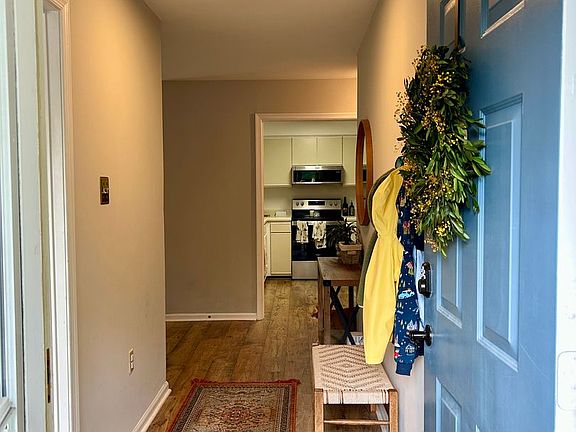 4th image of 7551 Beauchamp Ct