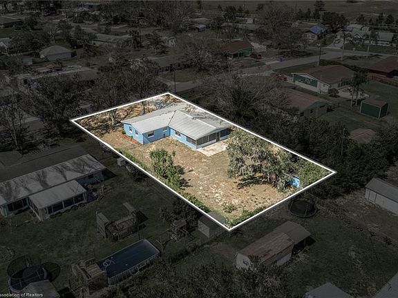 3rd image of 1332 Draper Dr