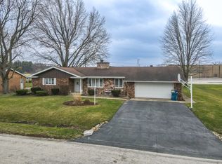 4906 W Hilltop Dr, Kankakee, IL 60901