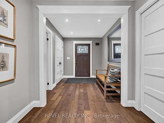5th image of 100 Robinwood Cres