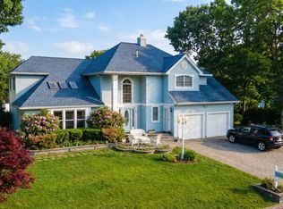 9 Dexter St, Selden, NY 11784