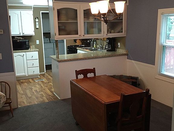2nd image of 726 Peach Ave