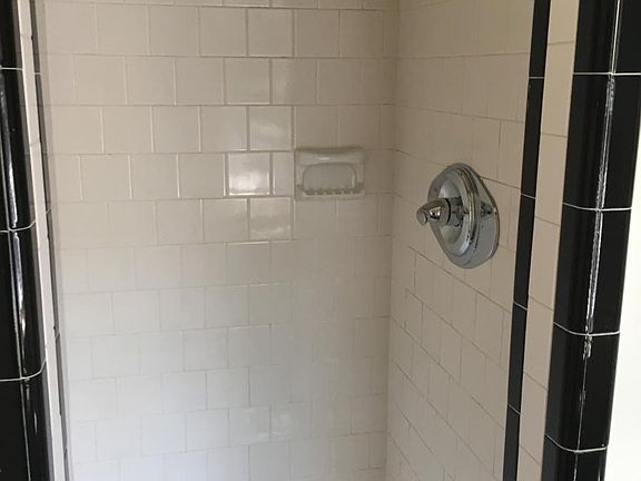 2nd image of 714 N Boulevard