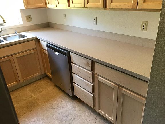 Brand New Kitchen Cabinets and Countertops