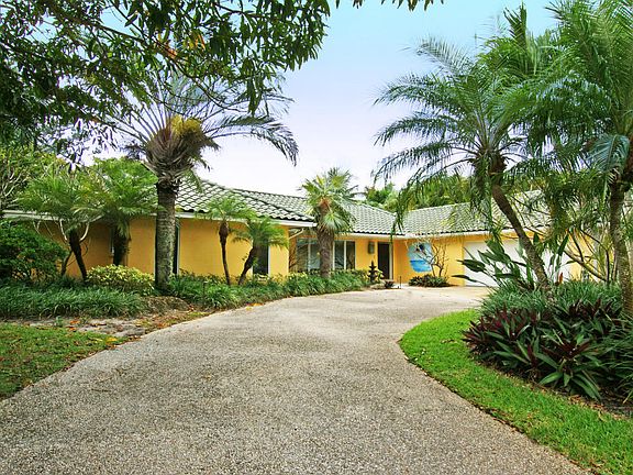 3rd image of 315 River Dr