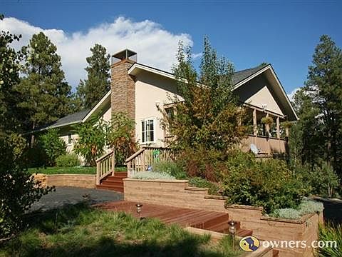 Mature irrigated landscaping