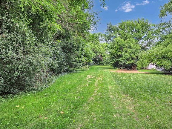 2nd image of 608 S Finley Rd