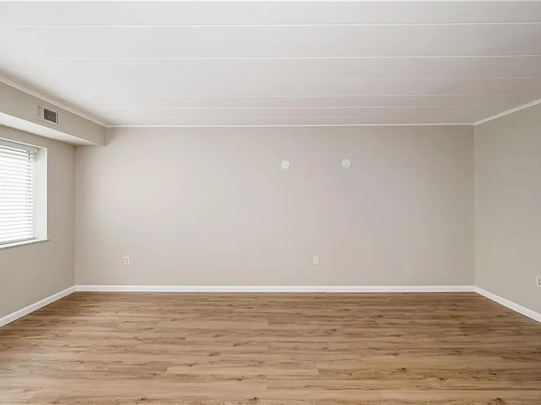 1005 Woodrow Ave #2C — Photo 8