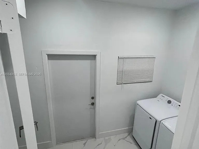 2103 SW 60th Ave #2 — Photo 18