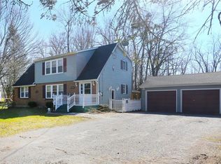 11621 Gebhard Ln, Alden, NY 14004