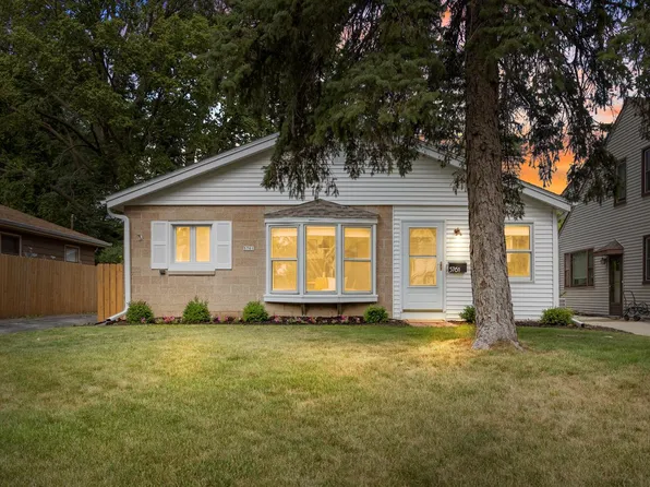 5761 North River Forest DRIVE, Glendale, WI 53209