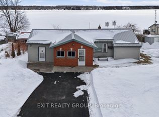 1083 Lakeside Dr, Prince Edward County, ON K0K 1T0