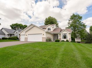 8284 Ashford Rd, Woodbury, MN 55125