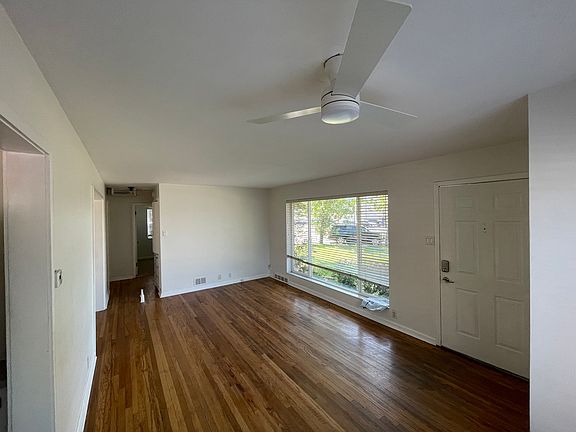 3rd image of 3282 E Metro Way