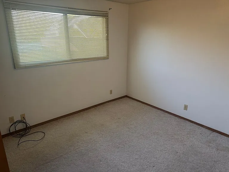 429 Lindley Ln — Photo 5