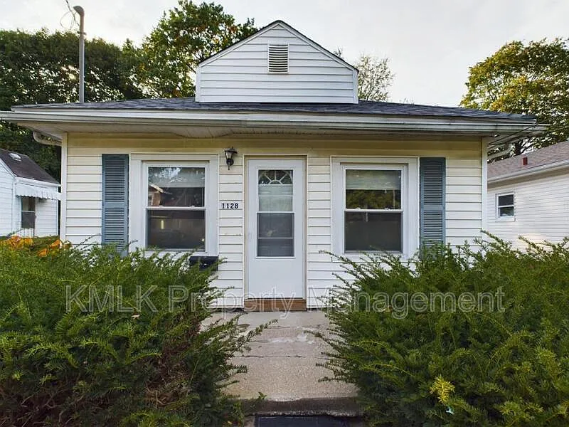 Building Photo - 1128 Cordova Ave