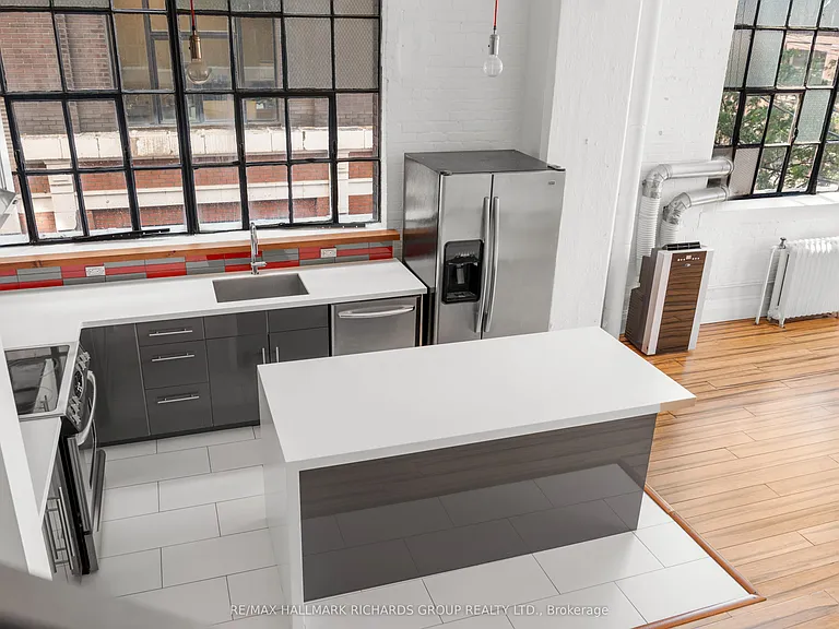245 Carlaw Ave #202B — Photo 6