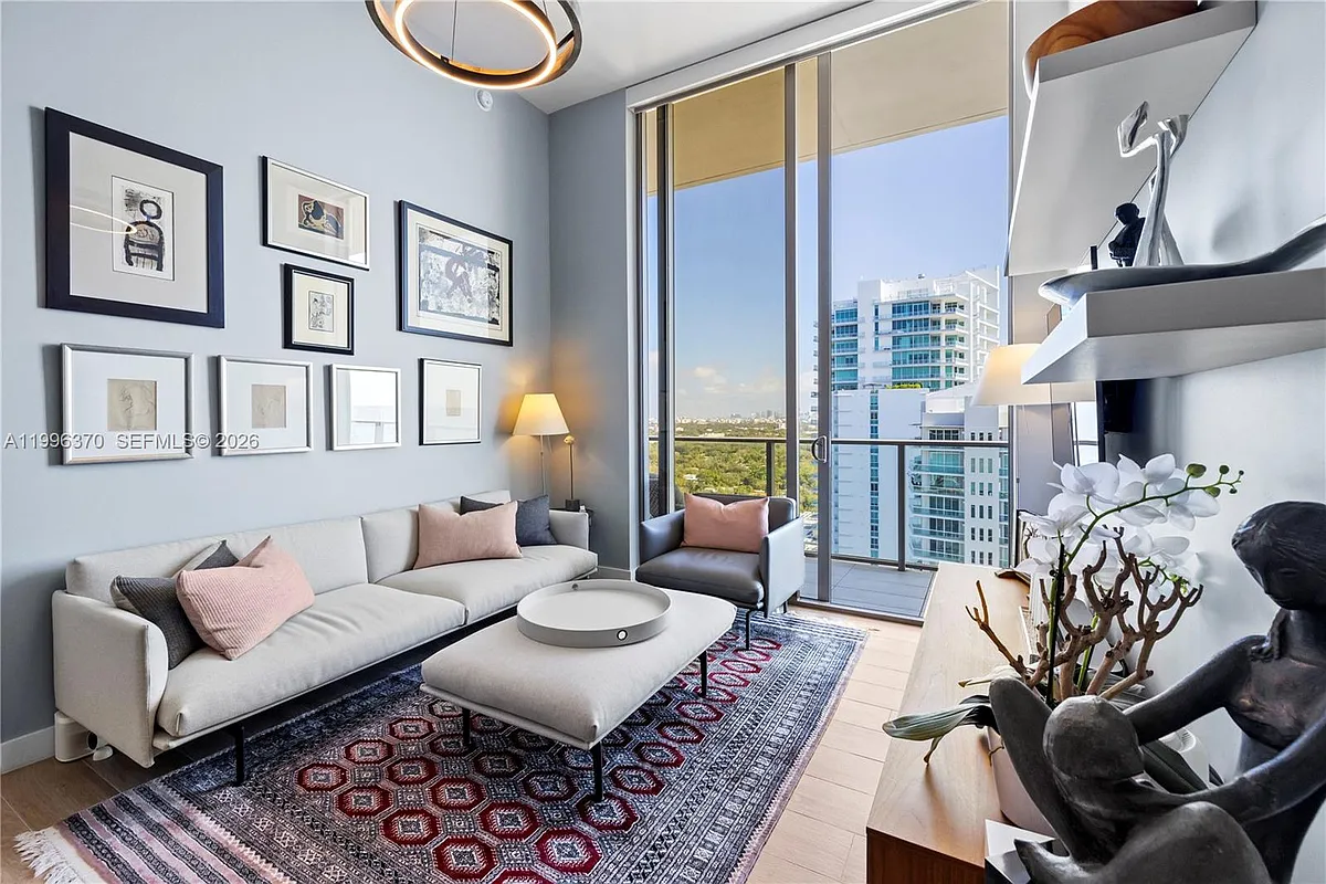 Building Photo - 2655 S Bayshore Dr #1906