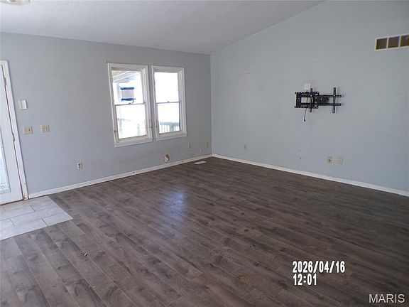 4th image of 54 Central Hill Rd