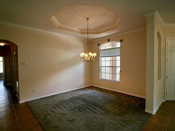 4th image of 935 Moonluster Dr