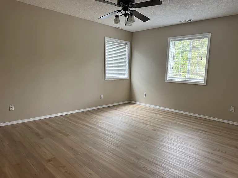 2450 NW 15th Cir — Photo 31