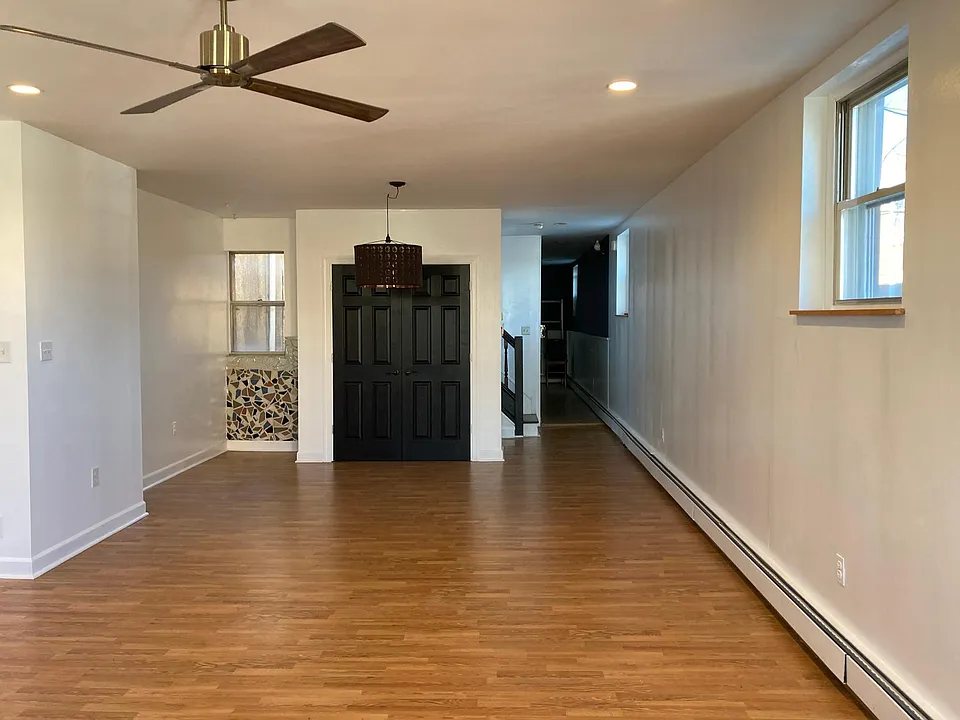1028 E Passyunk Ave #2