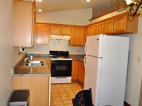 3rd image of 30176 Wyndtree Blvd