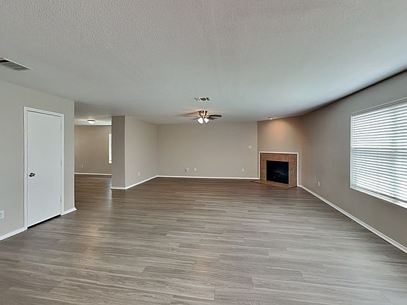 2nd image of 633 Woodpecker Ln
