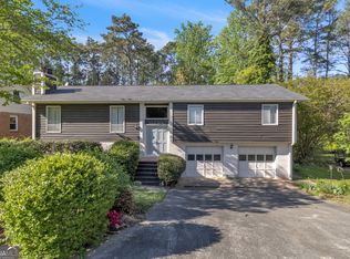 2145 Sandgate Cir, Atlanta, GA 30349