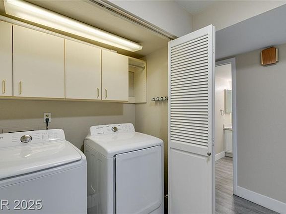 3rd image of 2210 E University Ave Unit 103