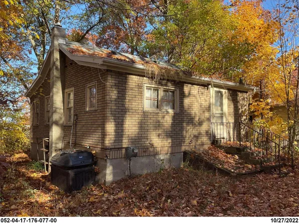 100 Clyde James Dr, Pleasant Lake, MI 49272