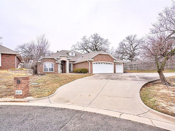 2nd image of 1617 Brown Oaks Dr