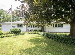 90 Redwood Dr, Penfield, NY 14526