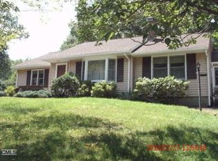 16 Richards Rd, Brookfield, CT 06804