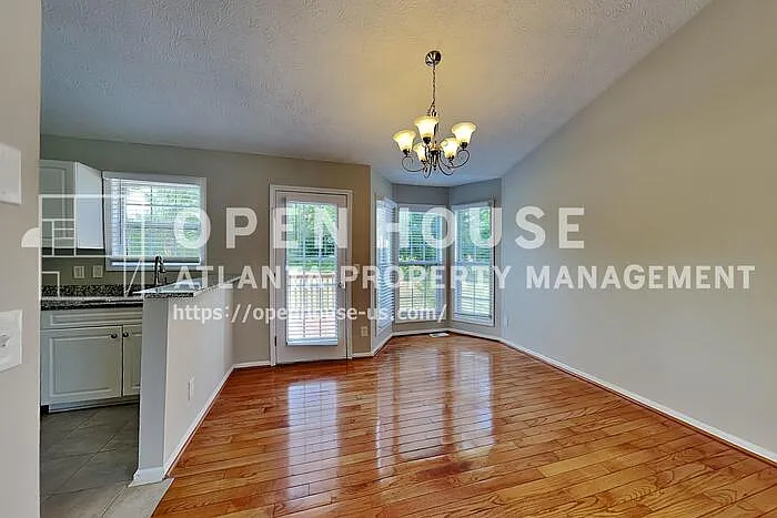 37 Christopher Dr — Photo 6